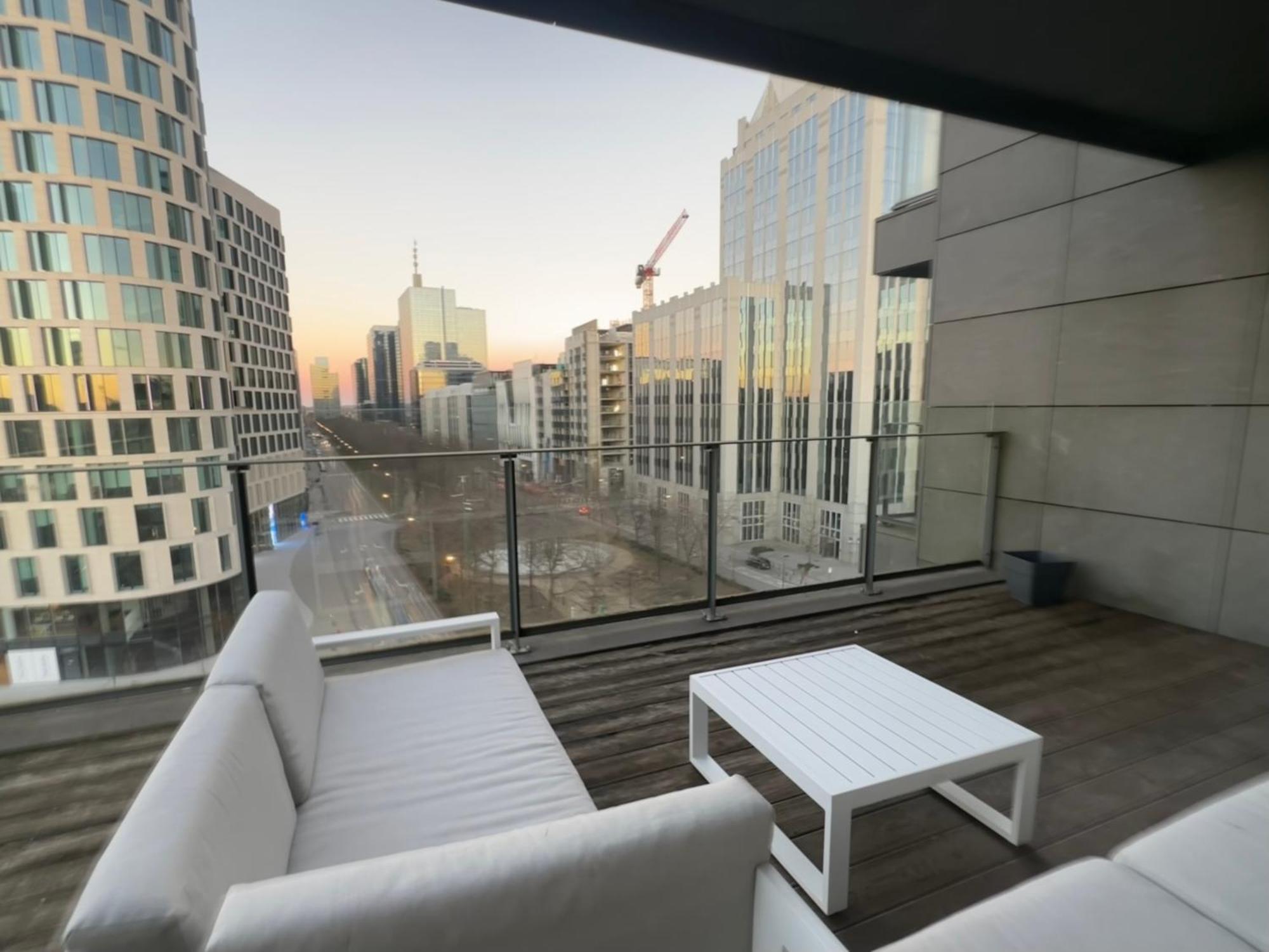 Appartement With Balcony In Center *