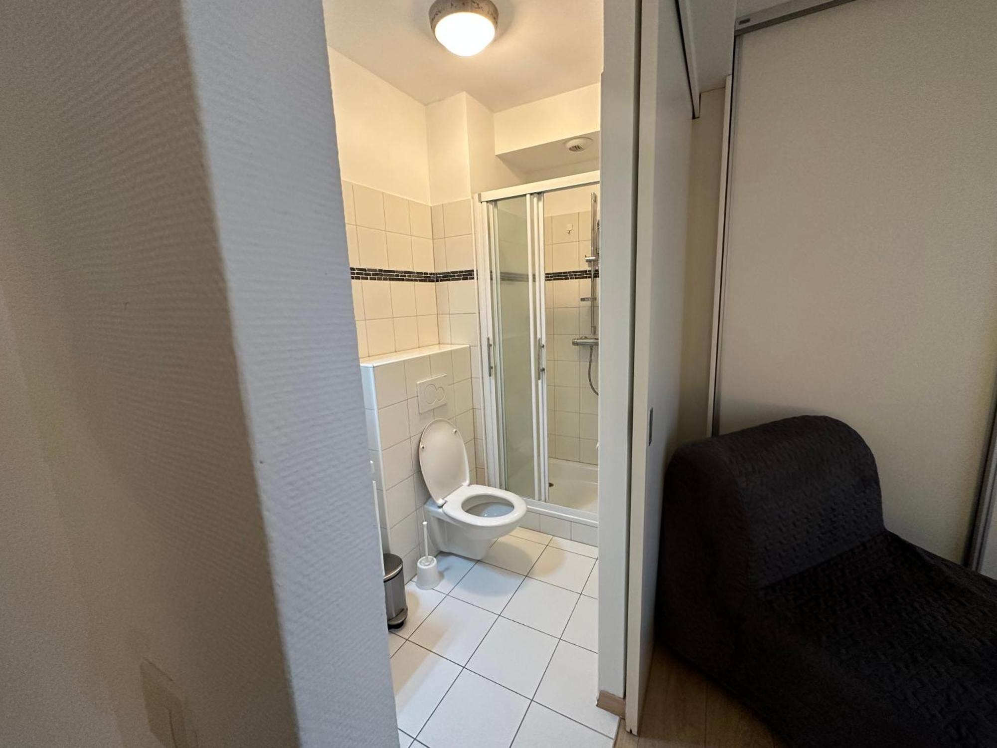 Appartement With Balcony In Center *